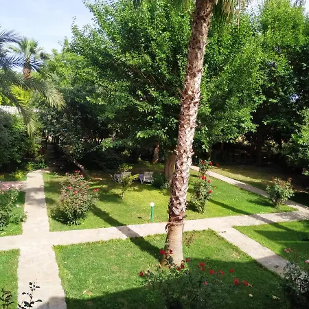 奥林波斯亚沃兹酒店 *